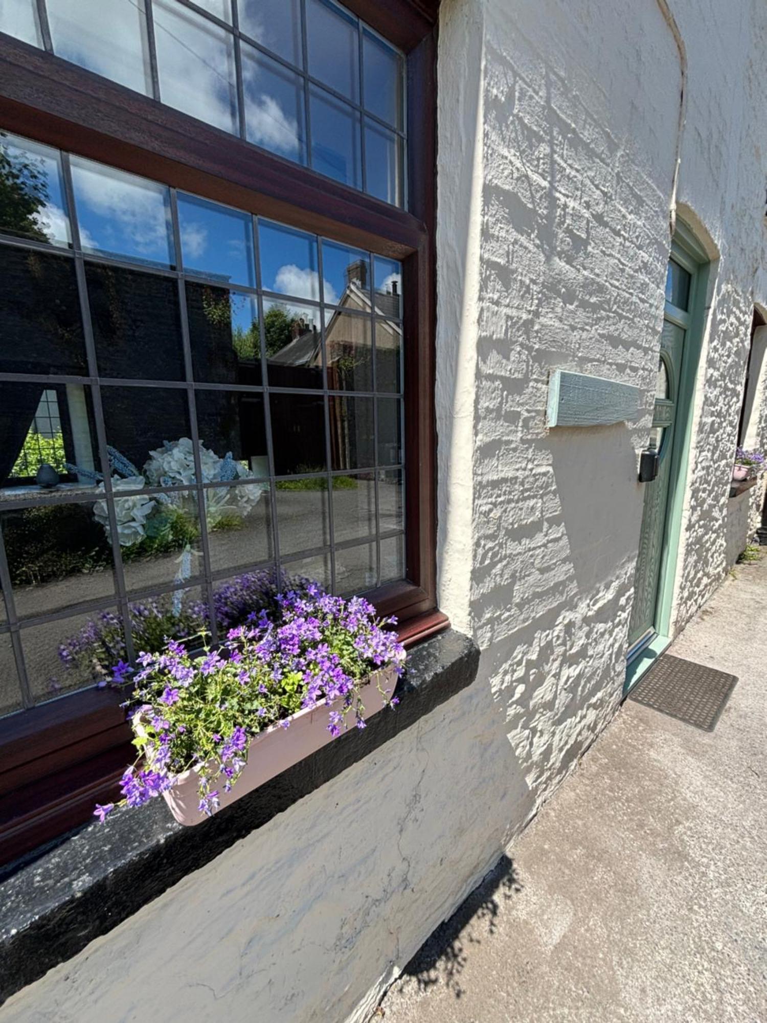 Glan-Yr-Afon Cottage Two Bedrooms Sennybridge Exterior photo